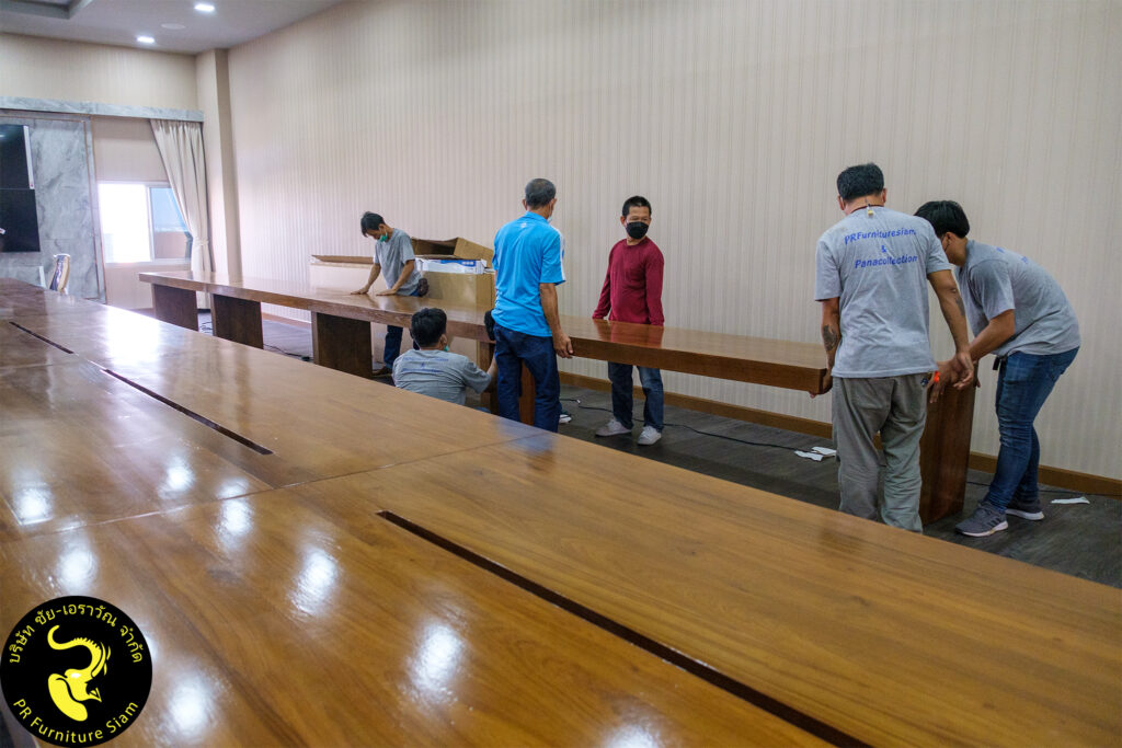 โต๊ะประชุมไม้สักขนาดใหญ่ พร้อมขาไม้ แข็งแรง ทนทาน