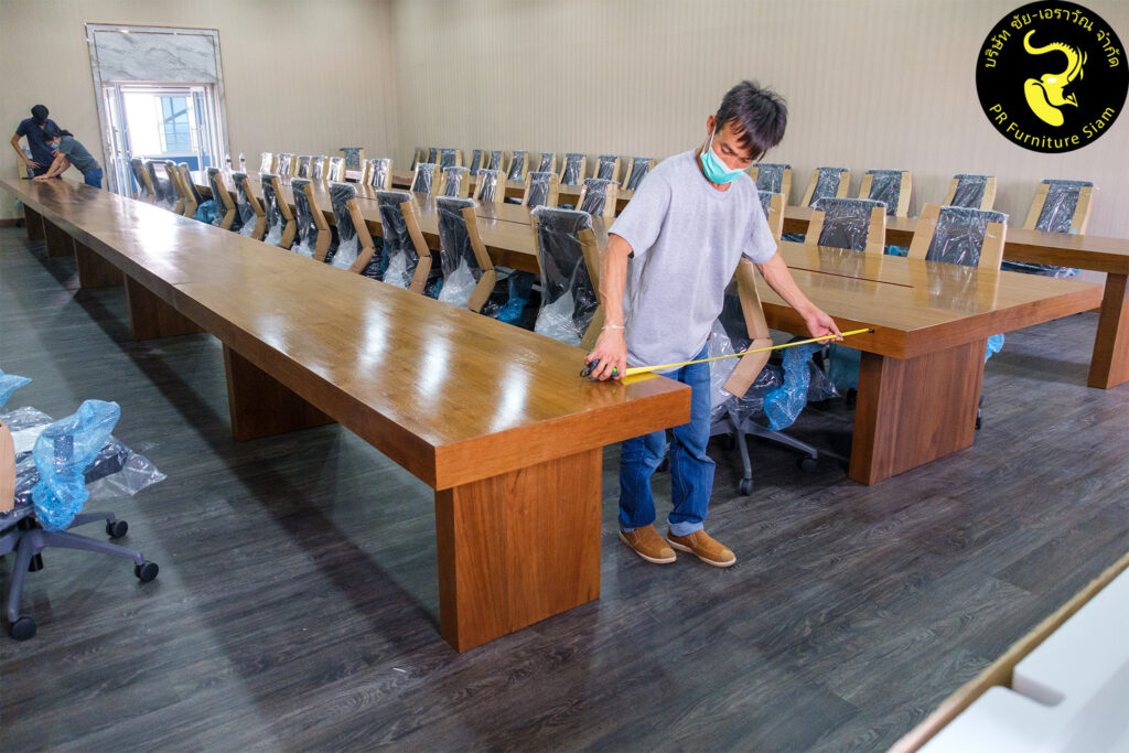 โต๊ะประชุมไม้สัก 65 ที่นั่ง งานติดตั้งระดับมืออาชีพ