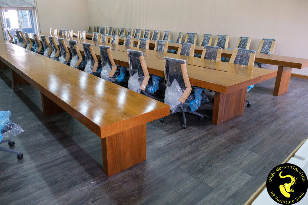 โต๊ะประชุมไม้สักขนาดใหญ่ แข็งแรง ทนทาน ใช้งานระยะยาว