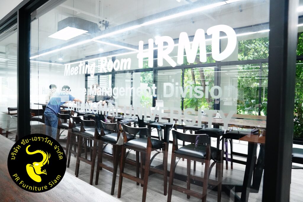 ทีมช่างติดตั้ง โต๊ะประชุมไม้จริง พร้อมบริการออกแบบ-ติดตั้งครบวงจร