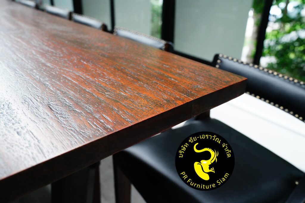 โต๊ะประชุมไม้จริง พร้อมเก้าอี้ไม้เนื้อแข็ง ติดตั้งที่มหาวิทยาลัยเชียงใหม่