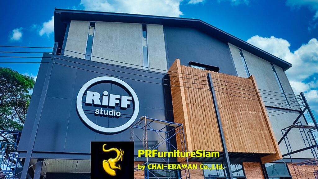 โต๊ะประชุมไม้สักแท้ ขาเหล็ก ดีไซน์สวยงาม ติดตั้งให้บริษัทชั้นนำ