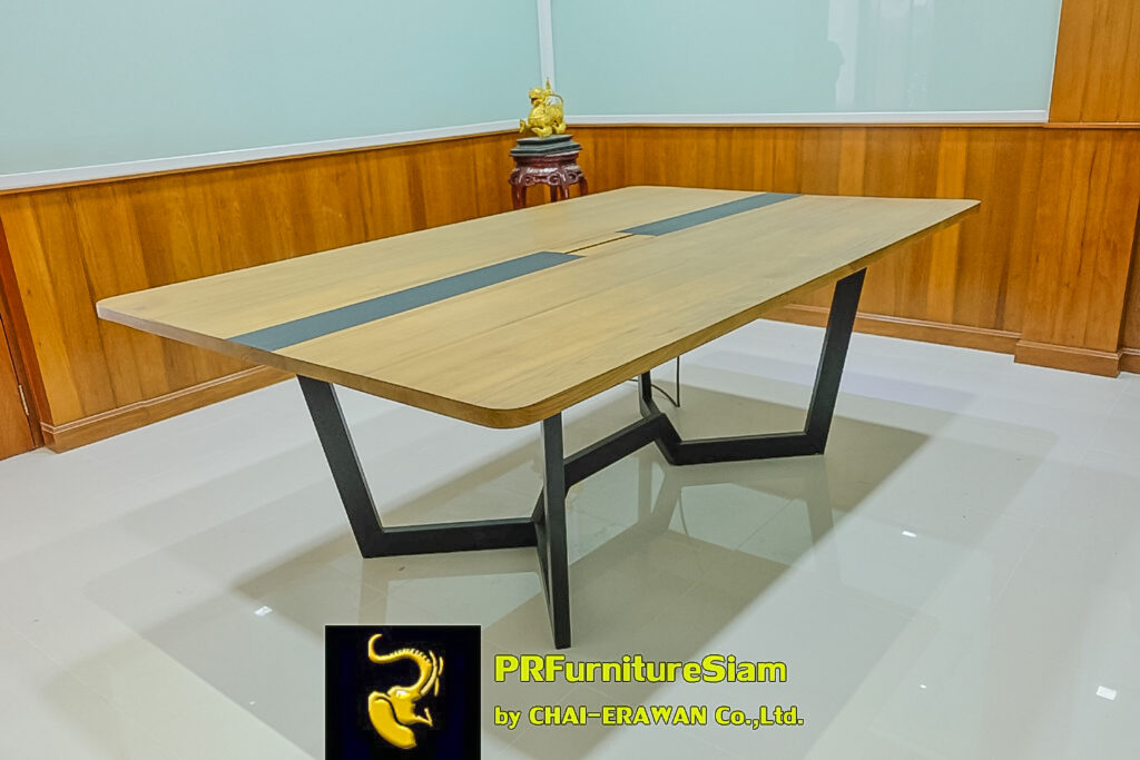 โต๊ะประชุมไม้สัก ขาเหล็ก พร้อมระบบไฟในตัว ติดตั้งใช้งานได้ทันที