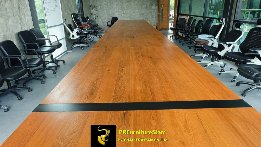 โต๊ะประชุมไม้สักสั่งทำพิเศษ พร้อมขาเหล็กเสริมความแข็งแรง