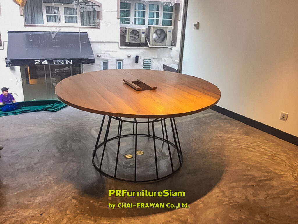 โต๊ะประชุมไม้สักขาเหล็กกล่อง พร้อมโต๊ะกลมไม้สักขาเหล็ก ติดตั้งที่ THE MALL GROUP