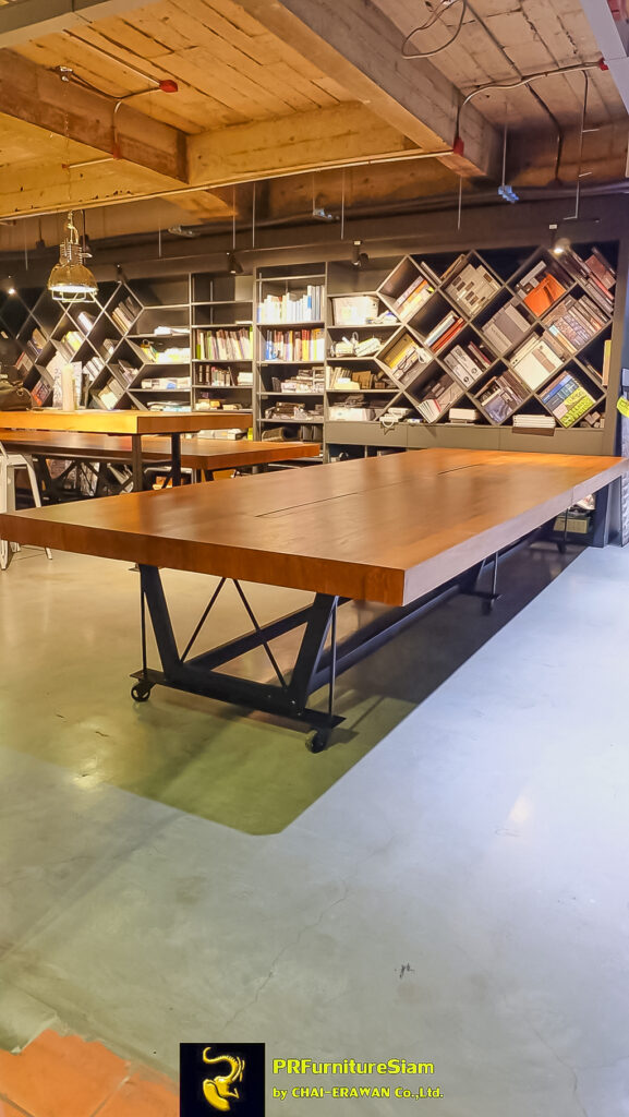 โต๊ะประชุมไม้แท้ สั่งผลิตพิเศษ ติดตั้งโดยทีมช่าง PRFurnitureSiam