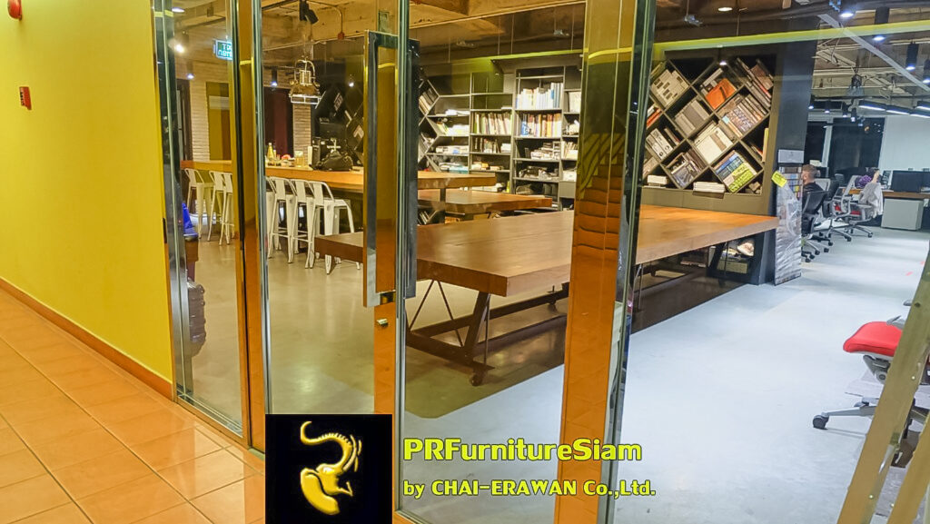 โต๊ะประชุมไม้จริง ขาเหล็กดีไซน์โมเดิร์น รองรับการใช้งานระดับองค์กร