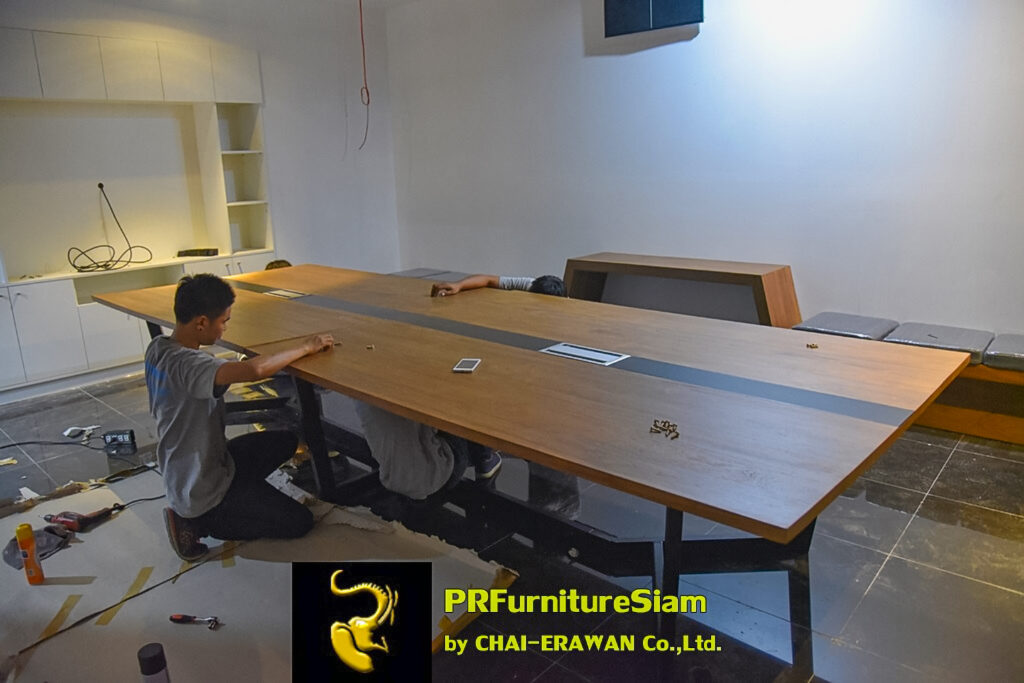 โต๊ะประชุมไม้สักขาเหล็กกล่อง สั่งทำพิเศษสำหรับห้องประชุมขนาดใหญ่